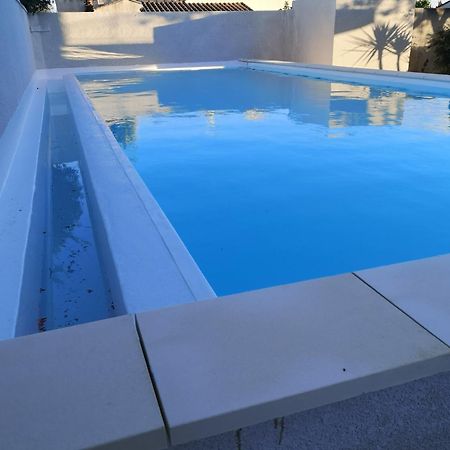 Appartement Dans Villa Avec Piscine Et Jardin Marguerittes Luaran gambar