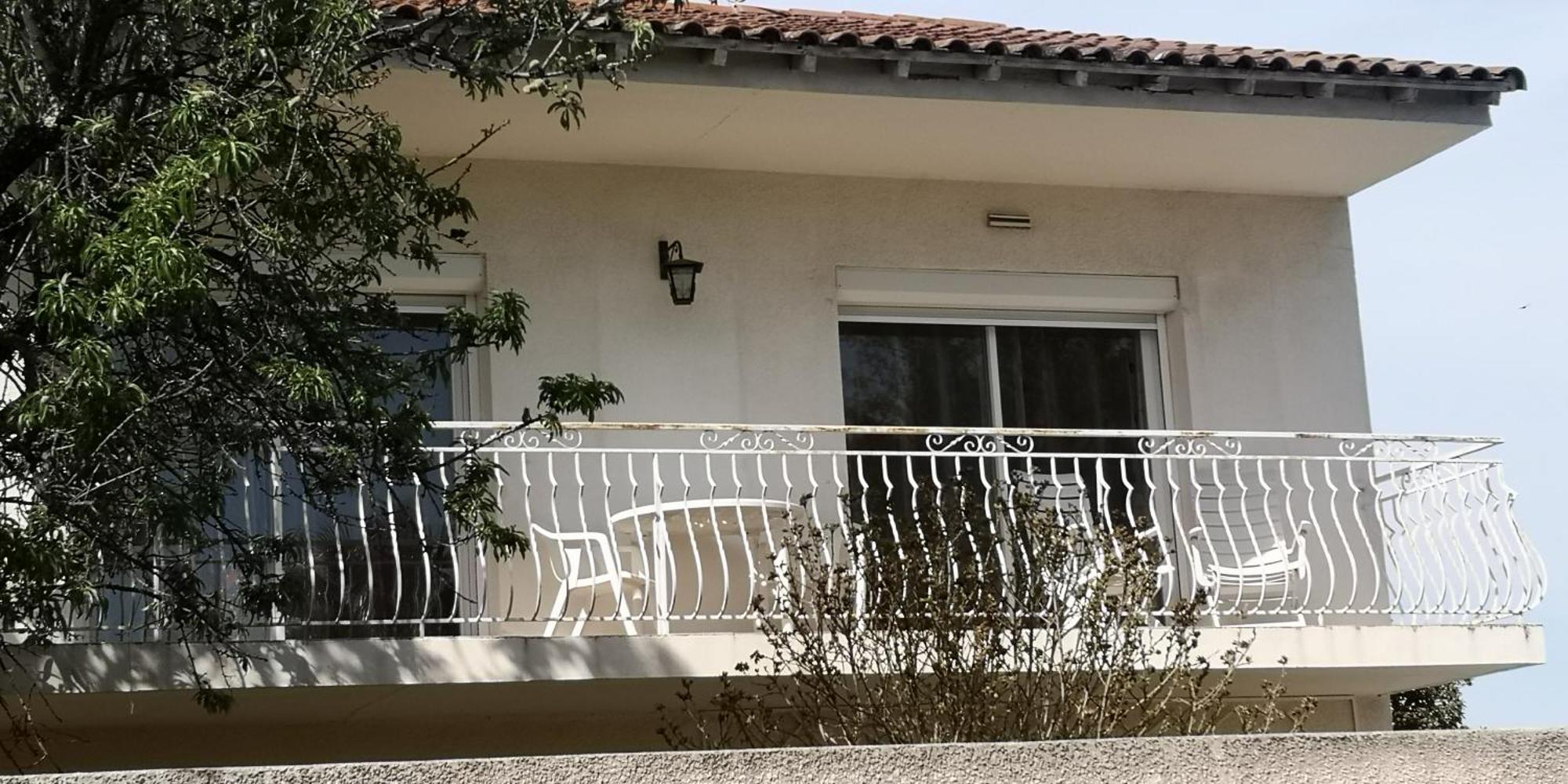 Appartement Dans Villa Avec Piscine Et Jardin Marguerittes Luaran gambar
