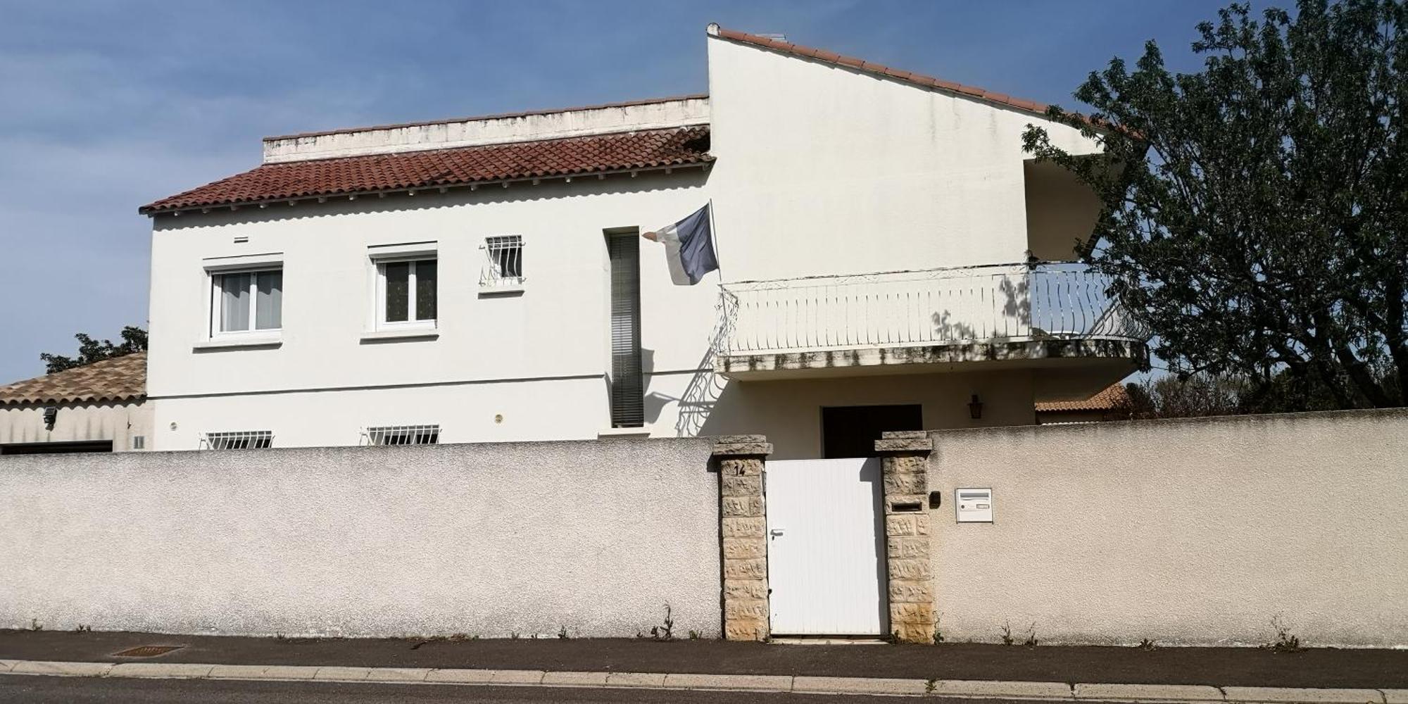 Appartement Dans Villa Avec Piscine Et Jardin Marguerittes Luaran gambar