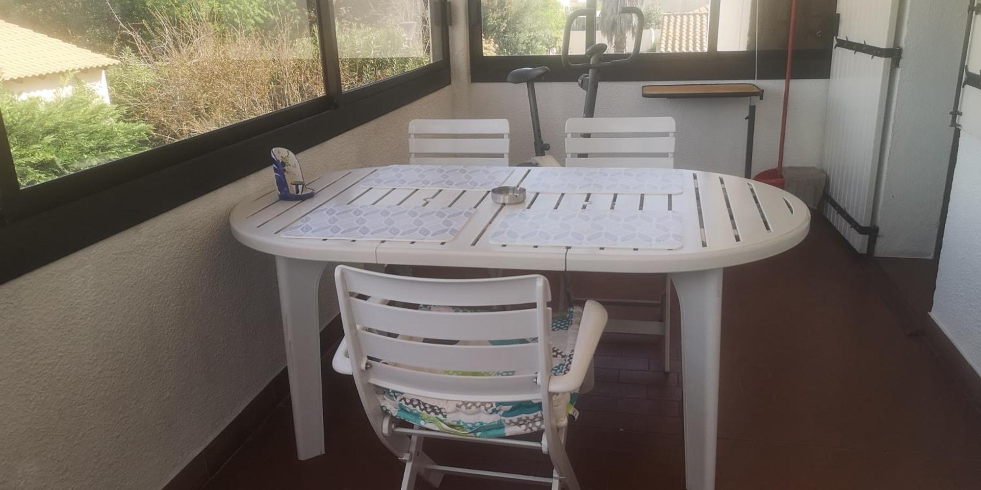 Appartement Dans Villa Avec Piscine Et Jardin Marguerittes Luaran gambar