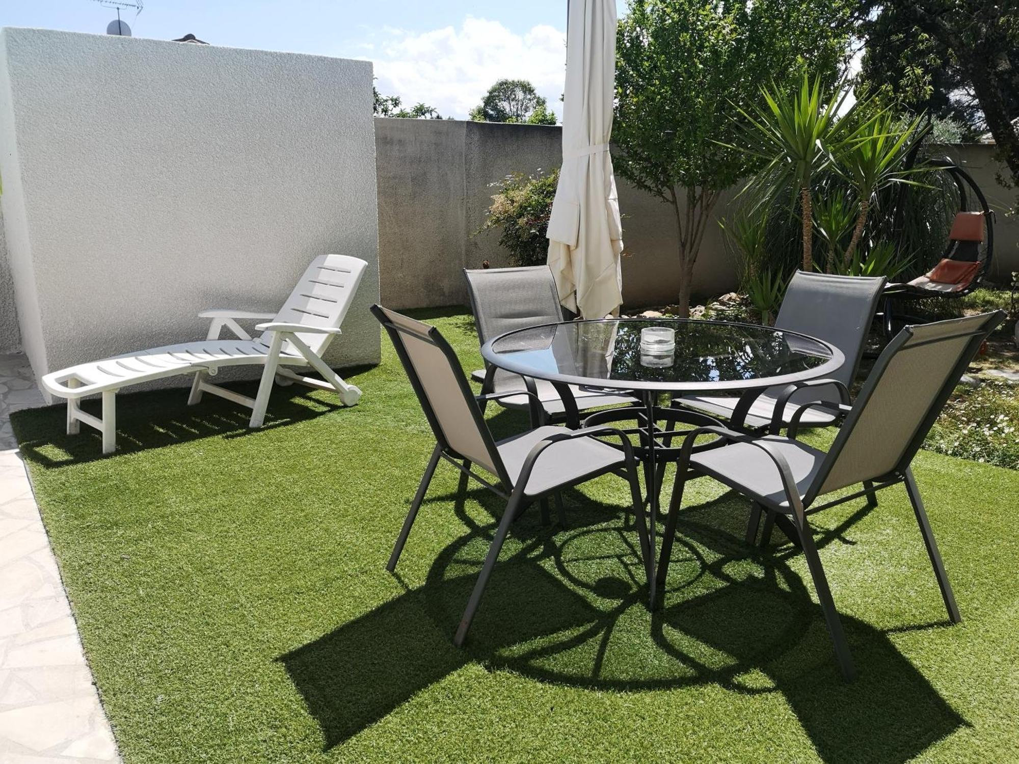 Appartement Dans Villa Avec Piscine Et Jardin Marguerittes Luaran gambar
